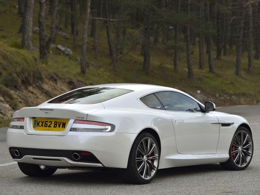  Aston Martin DB9 2012 года  (UK) (фото 2 из 8)